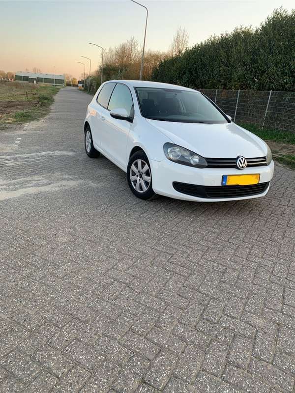 Wit Gebruikt 2009 VW Golf VI Stationwagen | € 5.500 (Eerlijke prijs) - Afbeelding 1/4