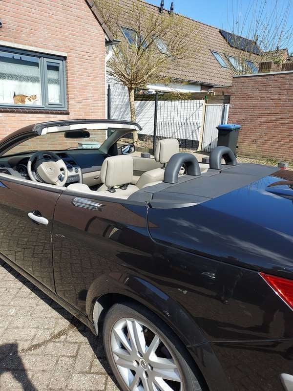 Zwart Gebruikt 2005 Renault Mégane Cabriolet Luxe Cabriolet | € 4.250 (Duur) - Afbeelding 1/4