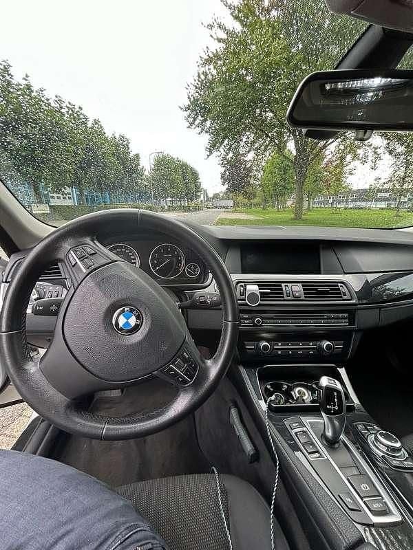 Grijs Gebruikt 2012 BMW 520 Executive Sedan | € 8.000 (Super prijs) - Afbeelding 1/4