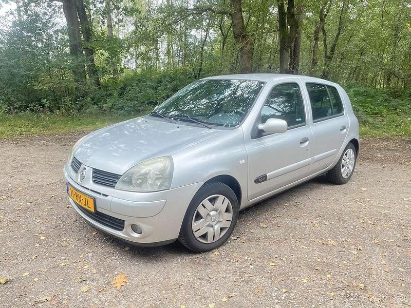 Gebruikt 2005 Renault Clio II Sedan | € 1.250 (Eerlijke prijs) - Afbeelding 1/4