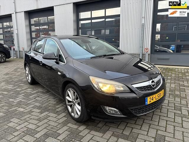 Zwart Occasion 2010 Opel Astra Sport Hatchback | € 4.250 (Eerlijke prijs) - Afbeelding 1/4