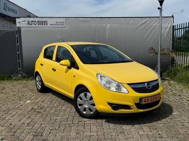 Geel Gebruikt 2008 Opel Corsa Essentia Hatchback | € 2.149 (Goede deal) - Afbeelding 1/4