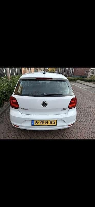 Occasion 2015 VW Polo Comfortline Sedan | € 6.000 (Goede deal) - Afbeelding 1/4
