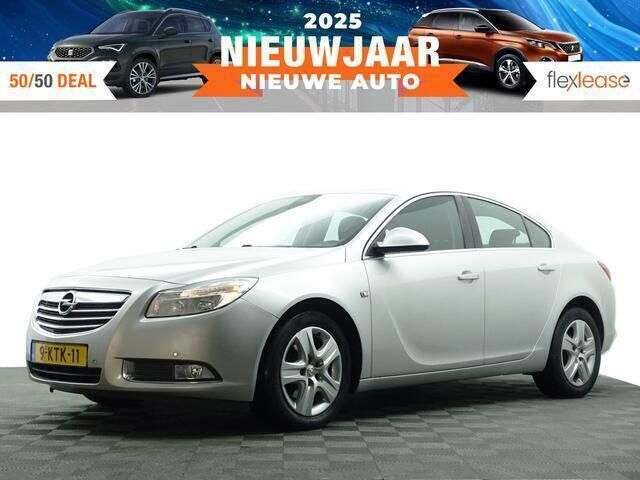 Grijs metallic Gebruikt 2013 Opel Insignia Business Stationwagen | € 8.900 (Iets duurder) - Afbeelding 1/4