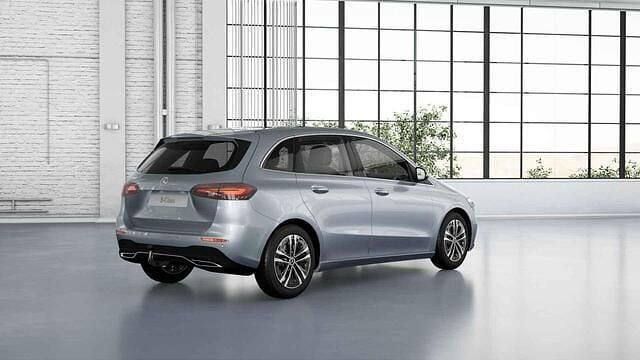 Nieuw Mercedes B180 Business 136 PK (100 kW) 2025 Zilver MPV