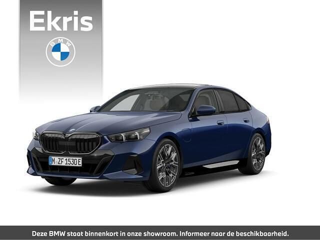 (metallic) Nieuw 2025 BMW 530e Comfort Edition Sedan | € 91.949 (Eerlijke prijs) - Afbeelding 1/4