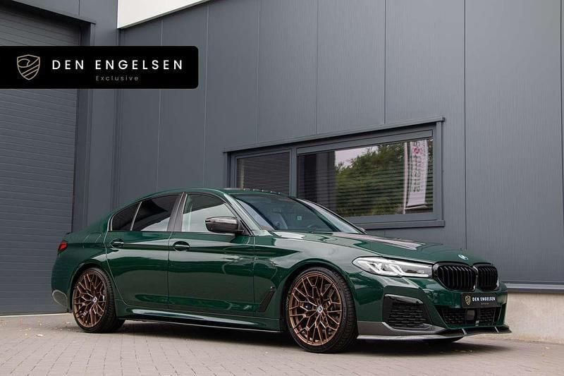 Groen Gebruikt 2021 BMW 545 M Sport Sedan | € 51.950 (Eerlijke prijs) - Afbeelding 1/4