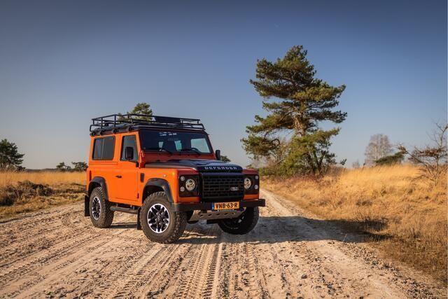 Oranje Gebruikt 2016 Land Rover Defender Adventure SUV | € 71.950 (Duur) - Afbeelding 1/4