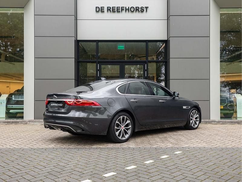 Occasion Jaguar XF S 252 PK (185 kW) 2021 Grijs Sedan