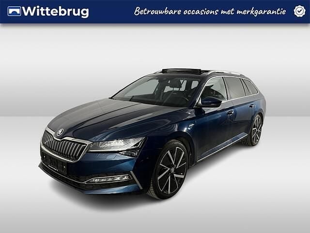 Occasion Skoda Superb LAURIN & KLEMENT 218 PK (160 kW) 2021 Blauw Stationwagen