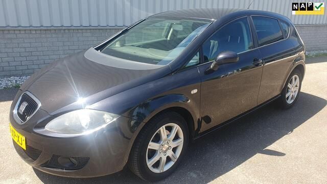 Zwart Gebruikt 2007 Seat Leon Hatchback | € 2.000 (Eerlijke prijs) - Afbeelding 1/4