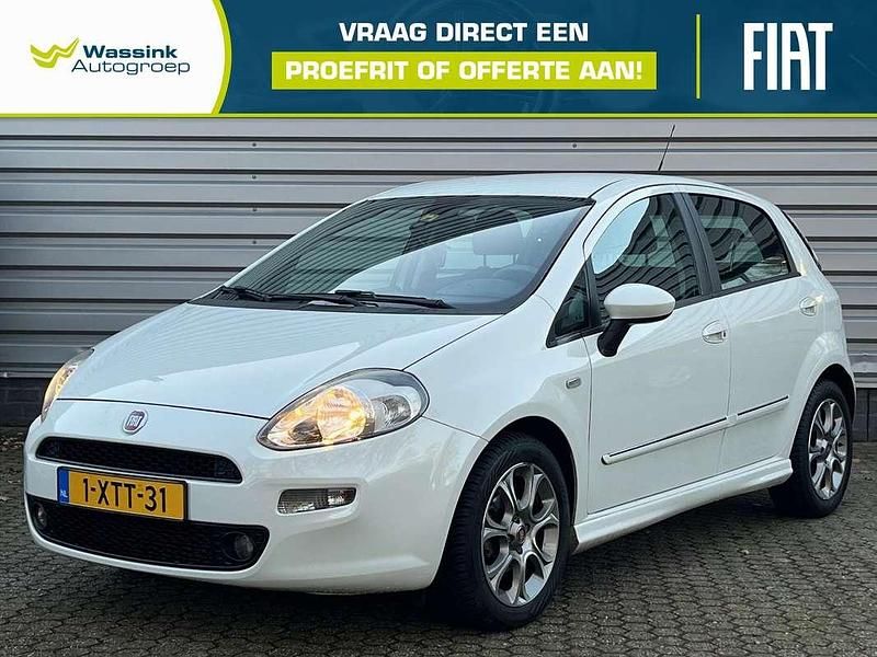 Wit Occasion 2014 Fiat Punto Street Hatchback | € 6.790 (Iets duurder) - Afbeelding 1/4