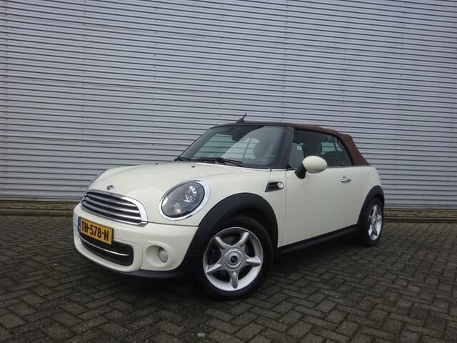 Cabriolet Gebruikt 2011 Mini Cooper Cabriolet Pepper Cabriolet | € 5.950 (Eerlijke prijs) - Afbeelding 1/4