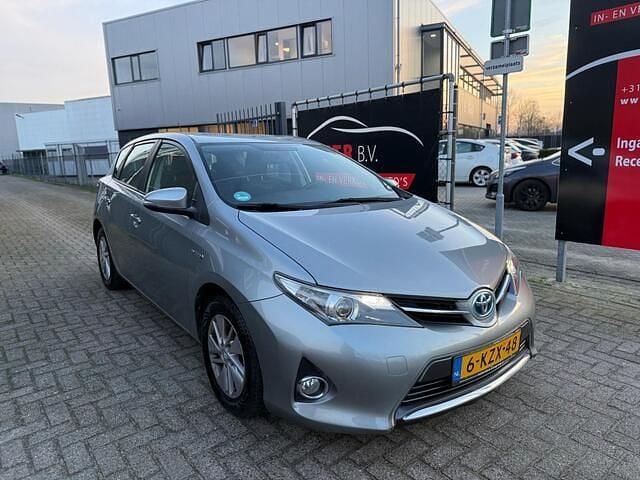 Grijs Occasion 2013 Toyota Auris Hatchback | € 7.750 (Goede deal) - Afbeelding 1/4