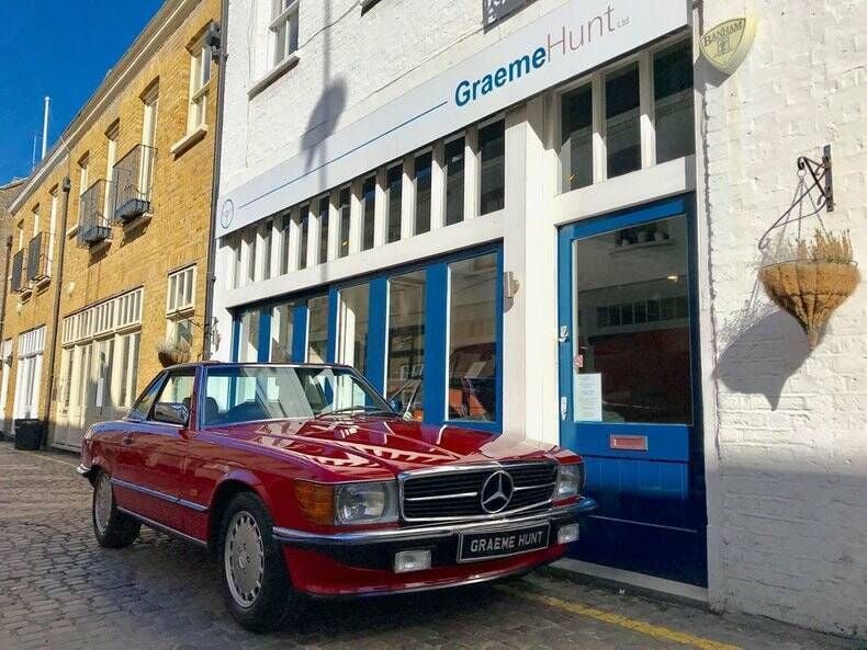 Rood Gebruikt 1987 Mercedes SL300 Cabriolet | € 40.290 - Afbeelding 1/4