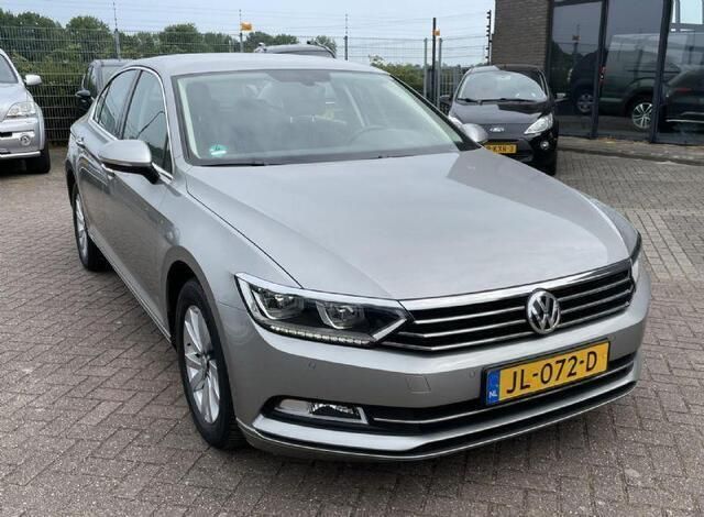 Grijs Gebruikt 2016 VW Passat Sedan | € 14.950 (Super prijs) - Afbeelding 1/4