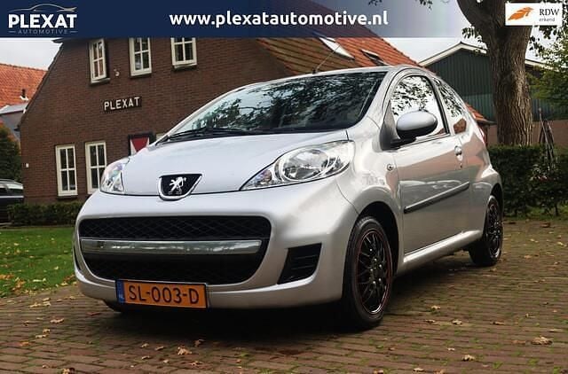 Grijs Gebruikt 2010 Peugeot 107 Hatchback | € 2.745 (Goede deal) - Afbeelding 1/4