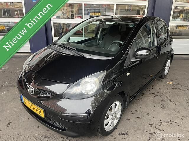 Zwart Gebruikt 2006 Toyota Aygo Hatchback | € 2.500 (Eerlijke prijs) - Afbeelding 1/4