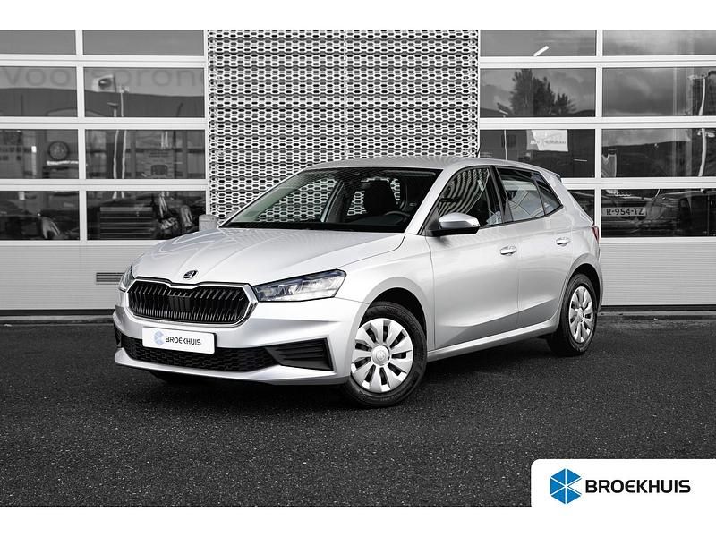 Grijs Gebruikt 2023 Skoda Fabia Ambition Hatchback | € 16.400 (Eerlijke prijs) - Afbeelding 1/4