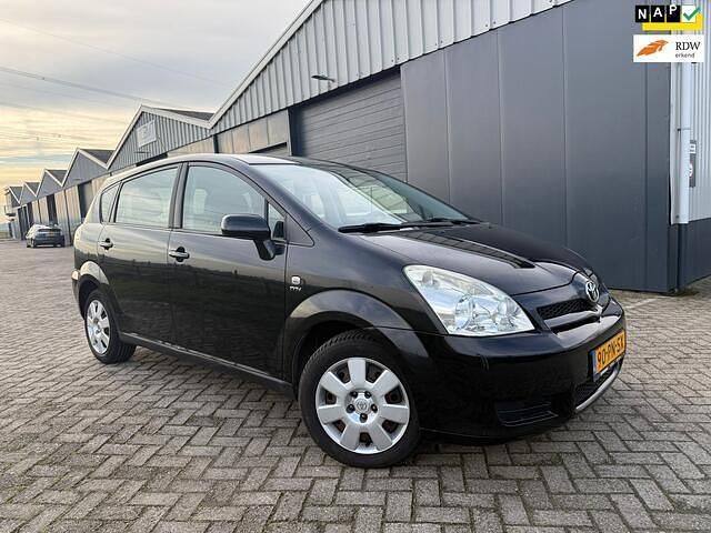 Zwart Occasion 2004 Toyota Corolla Verso Terra MPV | € 3.850 (Iets duurder) - Afbeelding 1/4