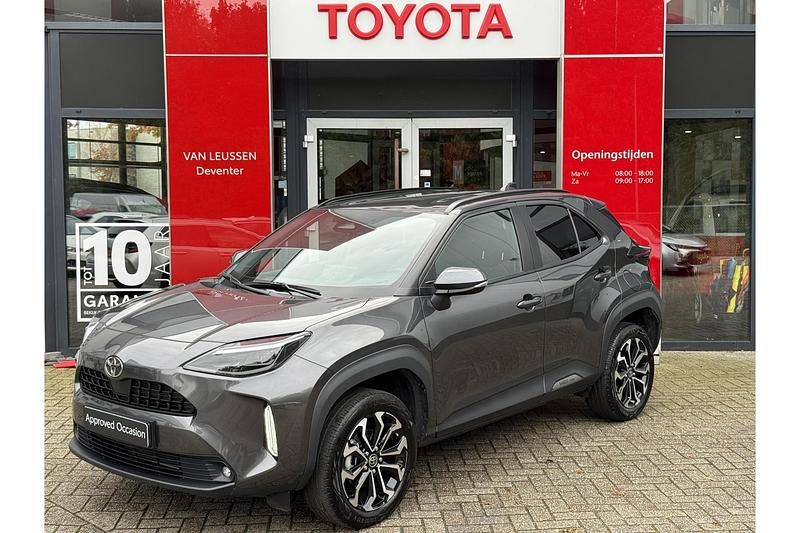 Grijs Gebruikt 2025 Toyota Yaris Hybrid SUV | € 30.299 (Eerlijke prijs) - Afbeelding 1/1