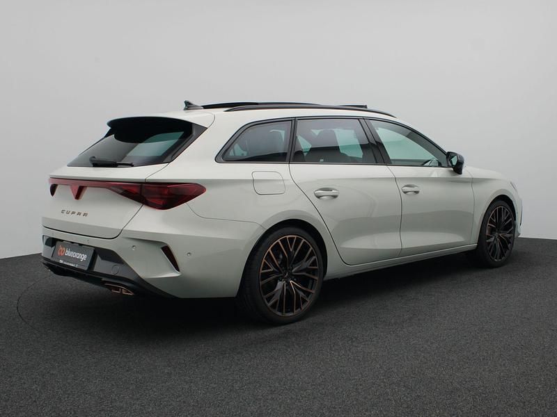 Nieuw Cupra Leon VZ 272 PK (200 kW) 2025 Grijs Stationwagen