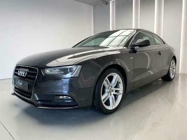 Grijs Gebruikt 2012 Audi A5 S-Line Coupé | € 15.999 - Afbeelding 1/4
