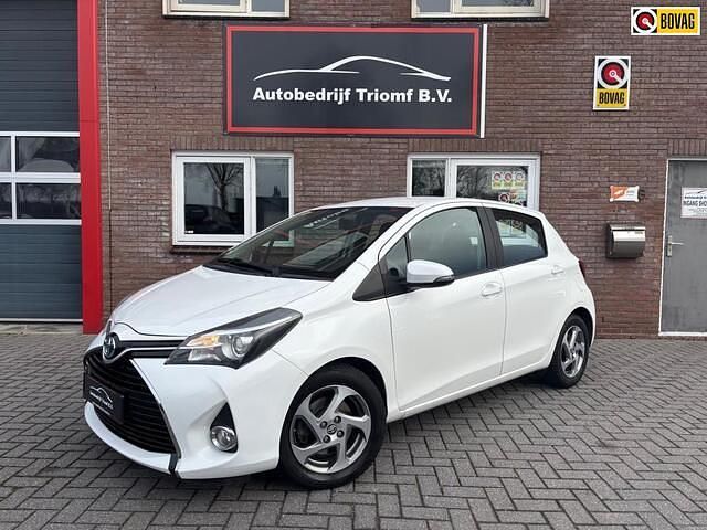 Wit Gebruikt 2017 Toyota Yaris Hatchback | € 13.695 (Goede deal) - Afbeelding 1/4