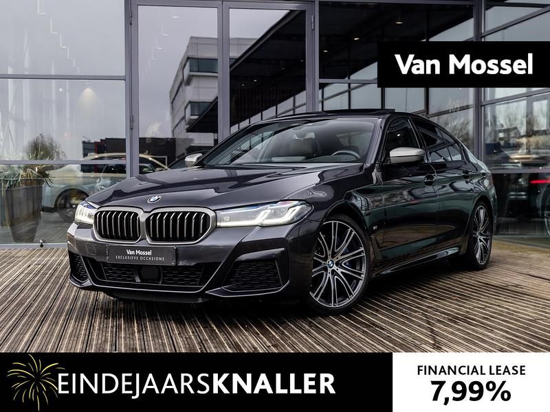 Grijs Gebruikt 2021 BMW M550 Comfort Edition Sedan | € 66.900 - Afbeelding 1/4