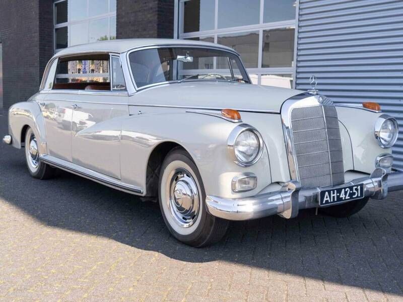 Beige Gebruikt 1961 Mercedes 300 Sedan | € 29.500 - Afbeelding 1/4