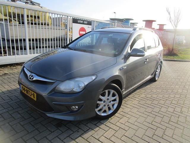 Grijs Occasion 2010 Hyundai i30 Stationwagen | € 2.750 (Goede deal) - Afbeelding 1/4