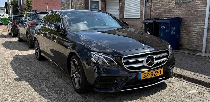 Zwart Gebruikt 2018 Mercedes E200 Business Sedan | € 30.500 (Eerlijke prijs) - Afbeelding 1/4