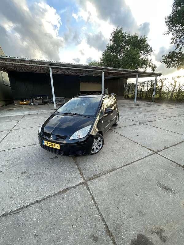 Gebruikt 2008 Mitsubishi Colt Instyle Sedan | € 1.500 (Eerlijke prijs) - Afbeelding 1/4