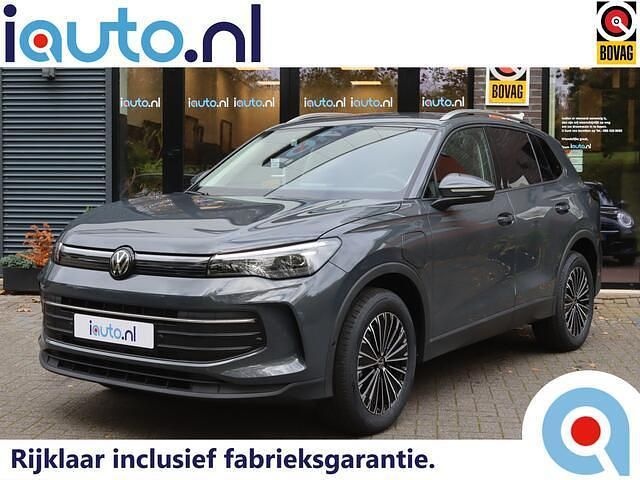 Grijs Nieuw 2025 VW Tiguan Edition SUV | € 46.945 (Super prijs) - Afbeelding 1/4