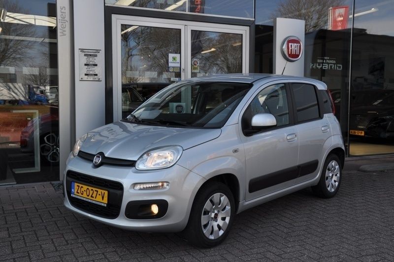 Grijs Gebruikt 2019 Fiat Panda Lounge Hatchback | € 7.950 (Goede deal) - Afbeelding 1/4
