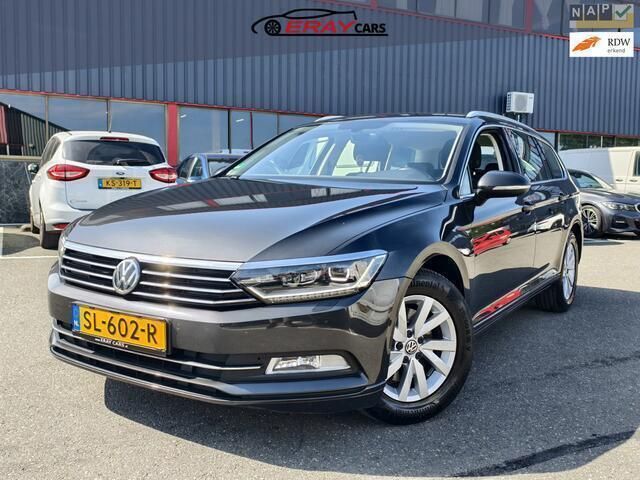 Grijs Gebruikt 2018 VW Passat Comfortline Stationwagen | € 14.999 (Eerlijke prijs) - Afbeelding 1/4