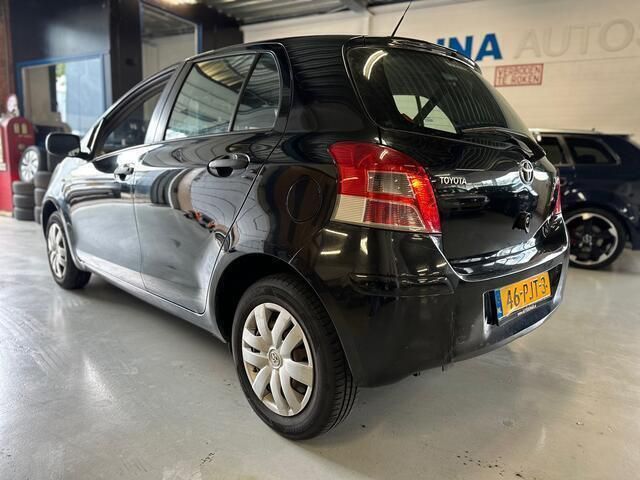 Occasion Toyota Yaris 69 PK (50 kW) 2011 Zwart Hatchback