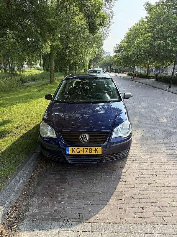 Blauw Gebruikt 2006 VW Polo Trendline Hatchback | € 2.150 (Eerlijke prijs) - Afbeelding 1/4