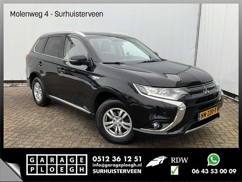 Zwart Gebruikt 2015 Mitsubishi Outlander P-HEV SUV | € 11.700 (Iets duurder) - Afbeelding 1/4