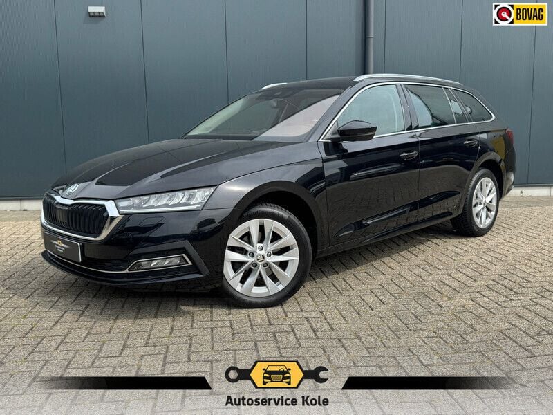 Zwart Gebruikt 2023 Skoda Octavia Business Line Stationwagen | € 27.735 (Eerlijke prijs) - Afbeelding 1/4