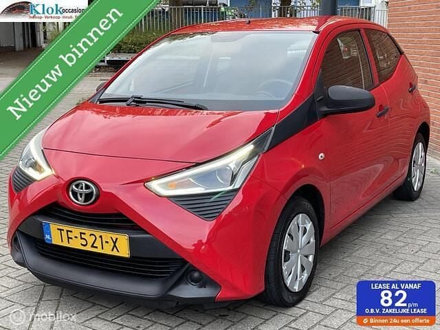Rood Gebruikt 2018 Toyota Aygo Hatchback | € 5.999 (Goede deal) - Afbeelding 1/4