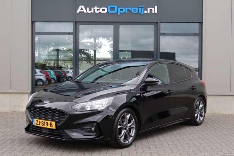 Zwart Gebruikt 2019 Ford Focus Business Edition Hatchback | € 16.495 (Iets duurder) - Afbeelding 1/4