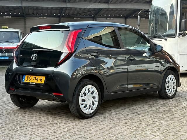 Occasion Toyota Aygo X-play 72 PK (52 kW) 2019 Grijs Hatchback