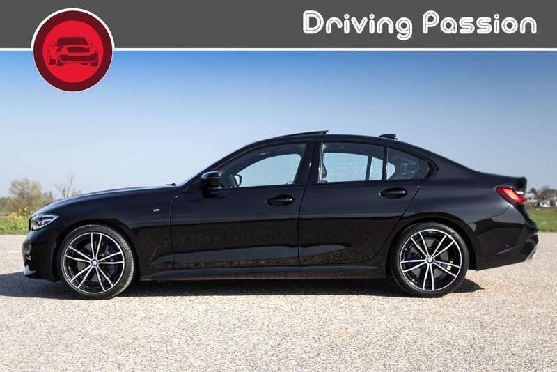 Zwart, metallic lak Gebruikt 2021 BMW 318 M Sport Sedan | € 35.950 - Afbeelding 1/3