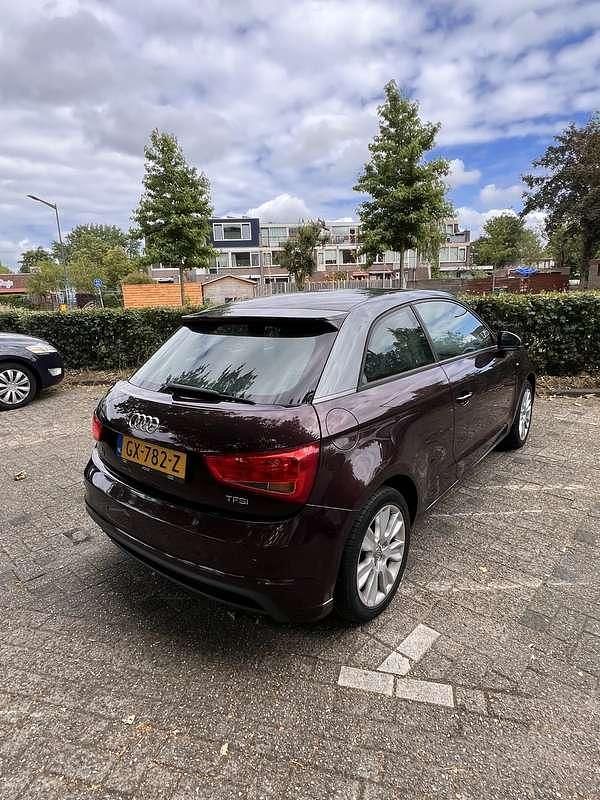 Paars Gebruikt 2012 Audi A1 Hatchback | € 7.000 (Goede deal) - Afbeelding 1/4