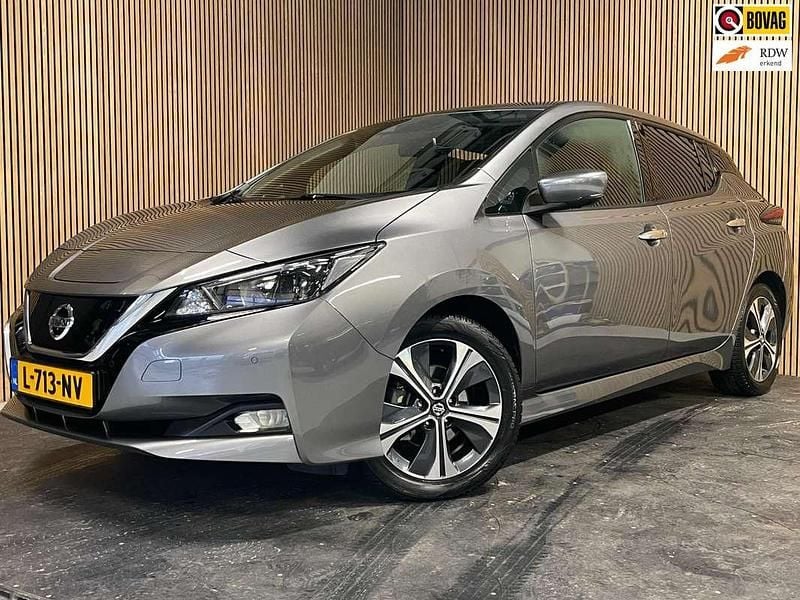 Grijs Occasion 2021 Nissan Leaf N-Connecta Hatchback | € 12.295 (Goede deal) - Afbeelding 1/2