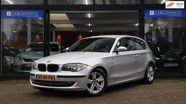 Grijs Gebruikt 2007 BMW 118 Hatchback | € 3.490 (Eerlijke prijs) - Afbeelding 1/4
