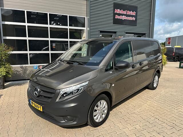 Bruin Gebruikt 2015 Mercedes Vito MPV | € 10.950 (Iets duurder) - Afbeelding 1/4