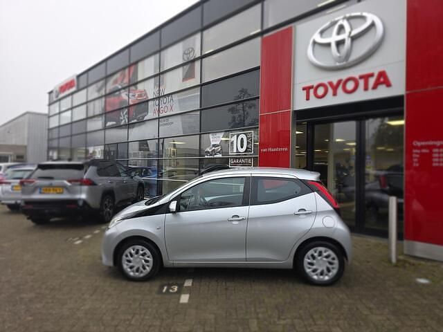 Occasion Toyota Aygo X-play 72 PK (52 kW) 2020 Zilver Hatchback