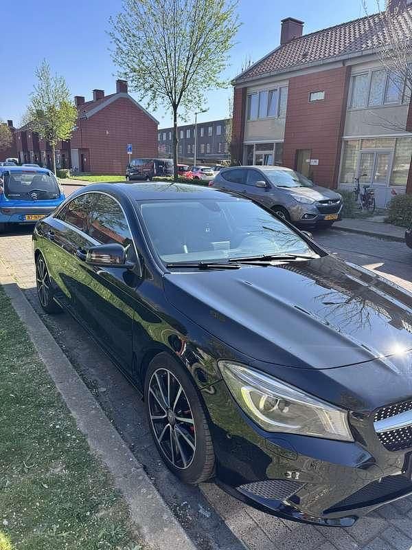 Zwart Gebruikt 2014 Mercedes CLA180 Ambition Sedan | € 13.500 (Iets duurder) - Afbeelding 1/4